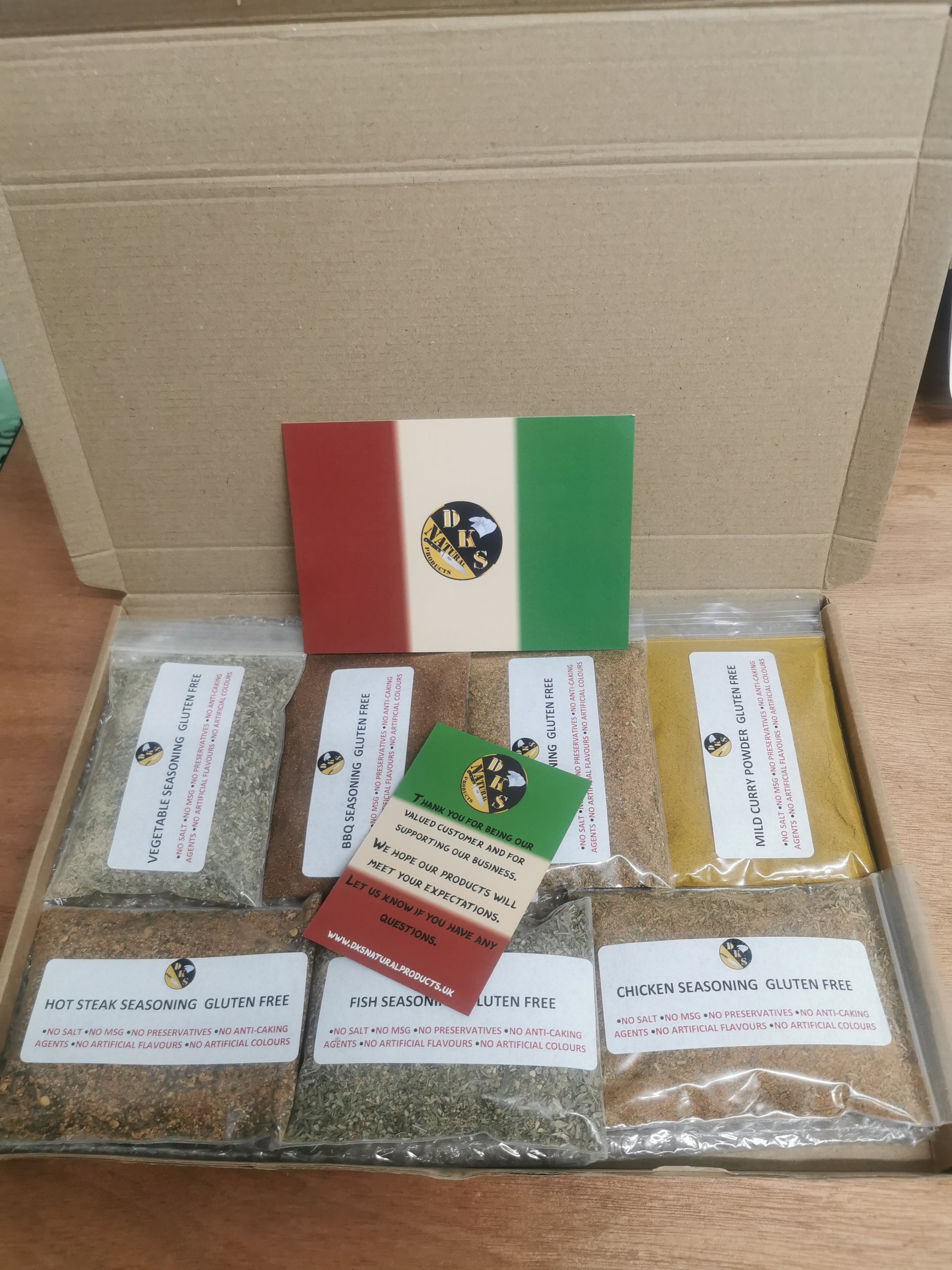 Seasoning blend letter box gift has 6 seasonings blends which are gluten free, salt free, msg free and additives free. All products are packed in brown letter box with a thank you card and a personalised gift note card which is handwritten with up to 150 characters. Choose your own seasoning blends for your gift box